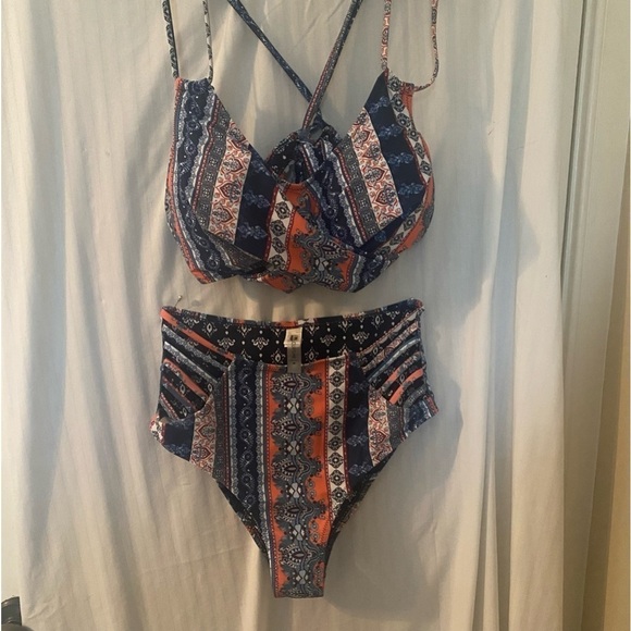 Cupshe Bandana style print bikini set sz M - Picture 11 of 11
